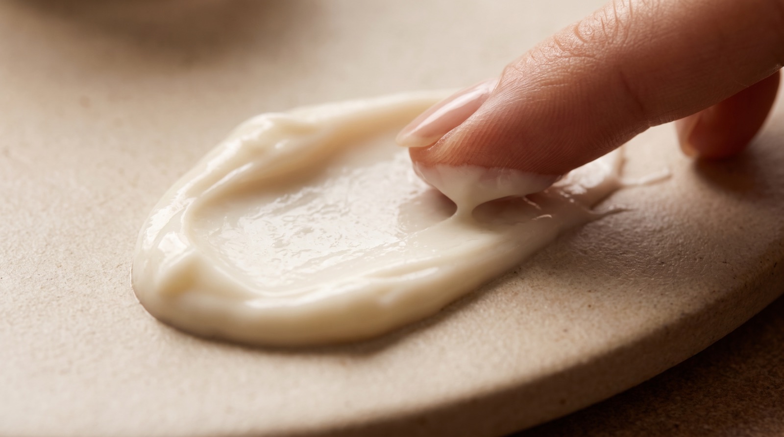 Humectants, Emollients and Occlusives: What's the Difference?