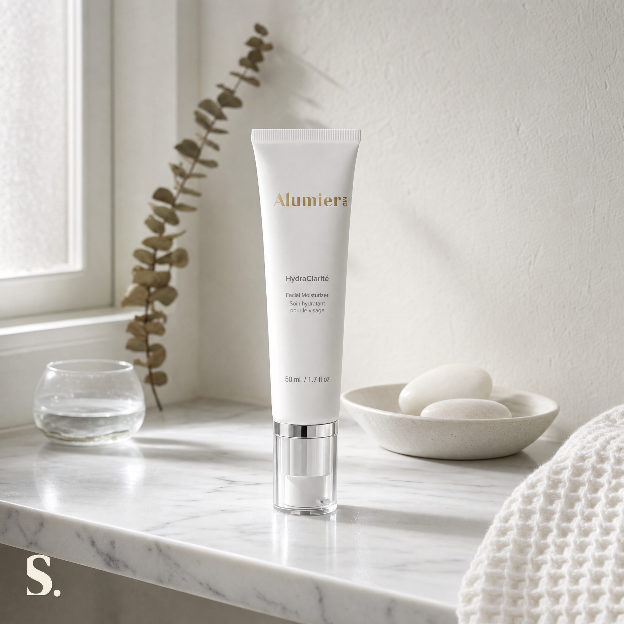 AlumierMD HydraClarité Moisturiser in a lifestyle bathroom setting — Skintique review